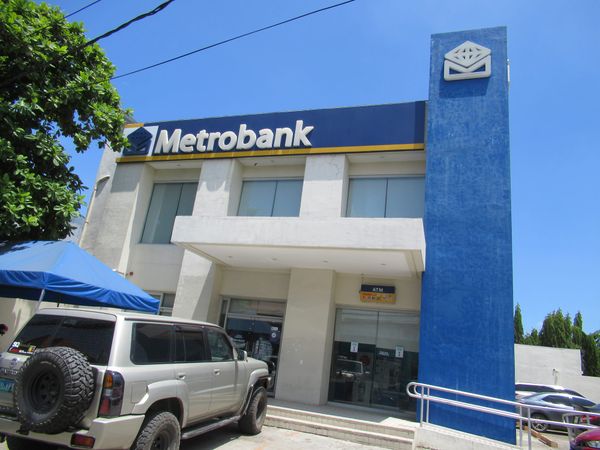 Philippines' Metrobank Ends Sustainability Bond Sale Early on Demand Surge