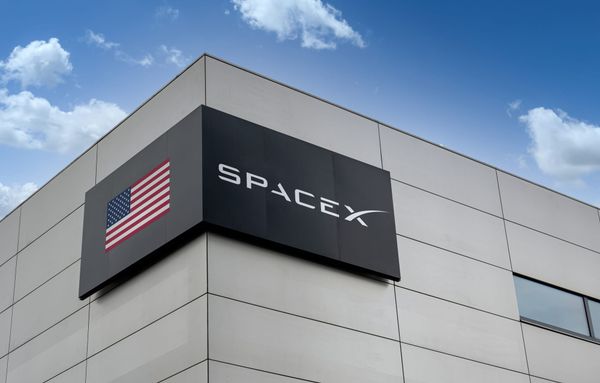 US investment banks executed SpaceX's record IPO, convincing investors to back Musk