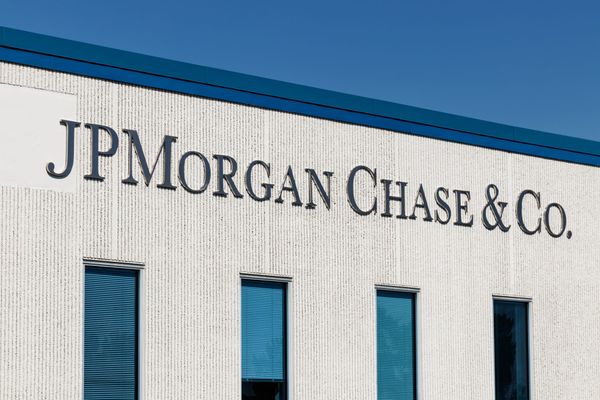JPMorgan Chase Drops 2030 Operational Emissions Target While Disclosing $309 Billion in Sustainable Finance