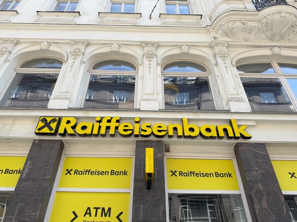 Raiffeisen Rejected Short-Seller Allegations as Austrian Bank Shares Fell Sharply