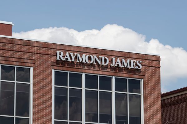Raymond James Names Scott Curtis to Succeed Steve Raney as Bank Segment President