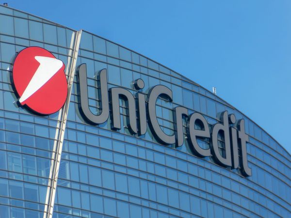 Germany Set Federal Conditions for UniCredit Commerzbank Deal Ahead of Orcel Talks