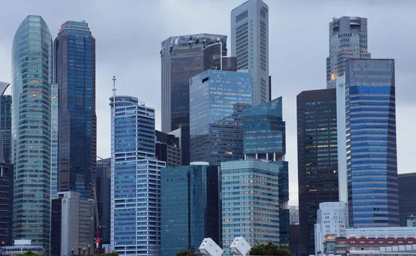 Singapore Finance Groups Pledged AI Training for 80,000 Local Workers