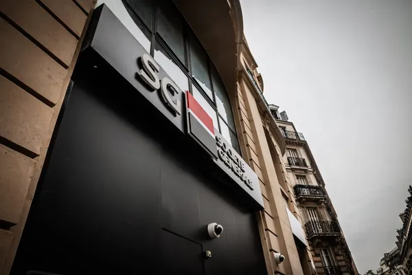 Société Générale raises profitability targets and sets out further cost reductions