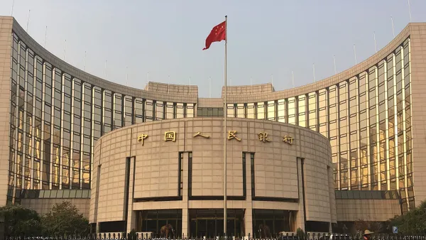 PBOC approves Visa unit's bid to prepare a bank card clearing institution in China