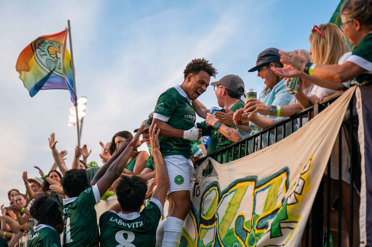 Zach Zengue Signs First Team Contract With Columbus Crew Post feature image