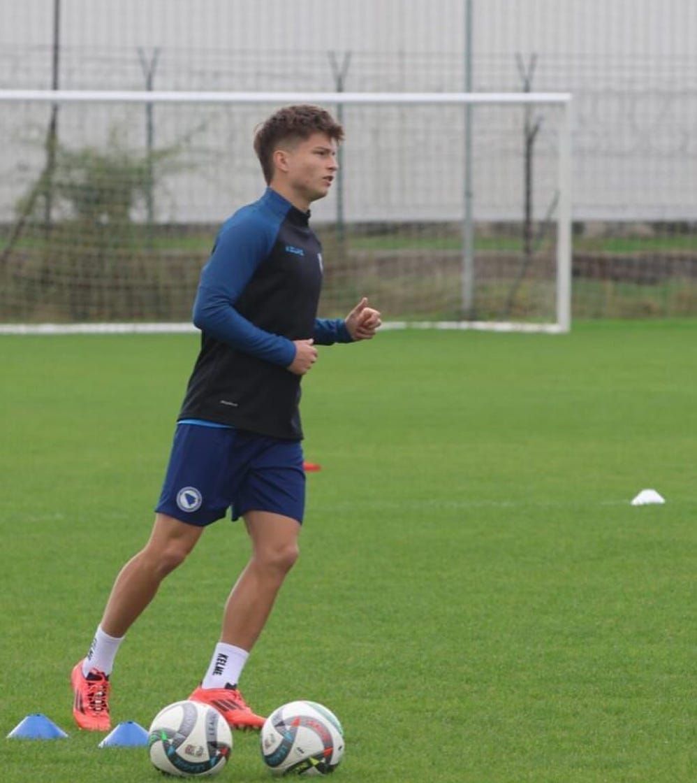 Bajraktarevic Showcases Dribbling Skills In First Start For Bosnia Post feature image