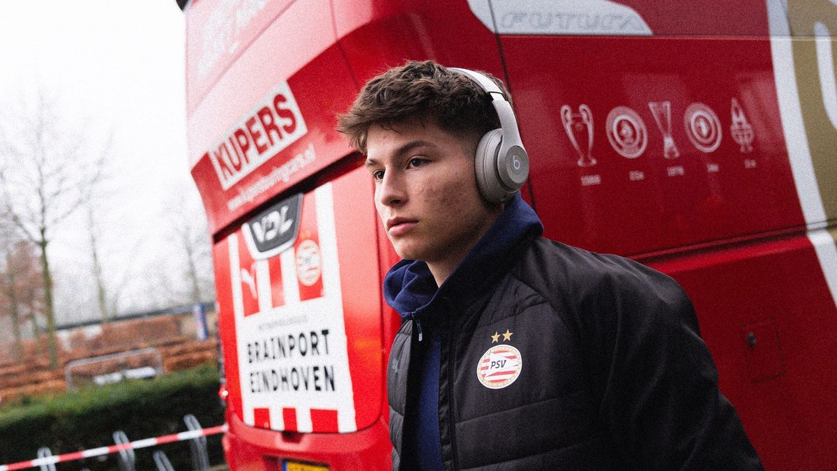 Esmir Bajraktarević Makes PSV Debut Post feature image