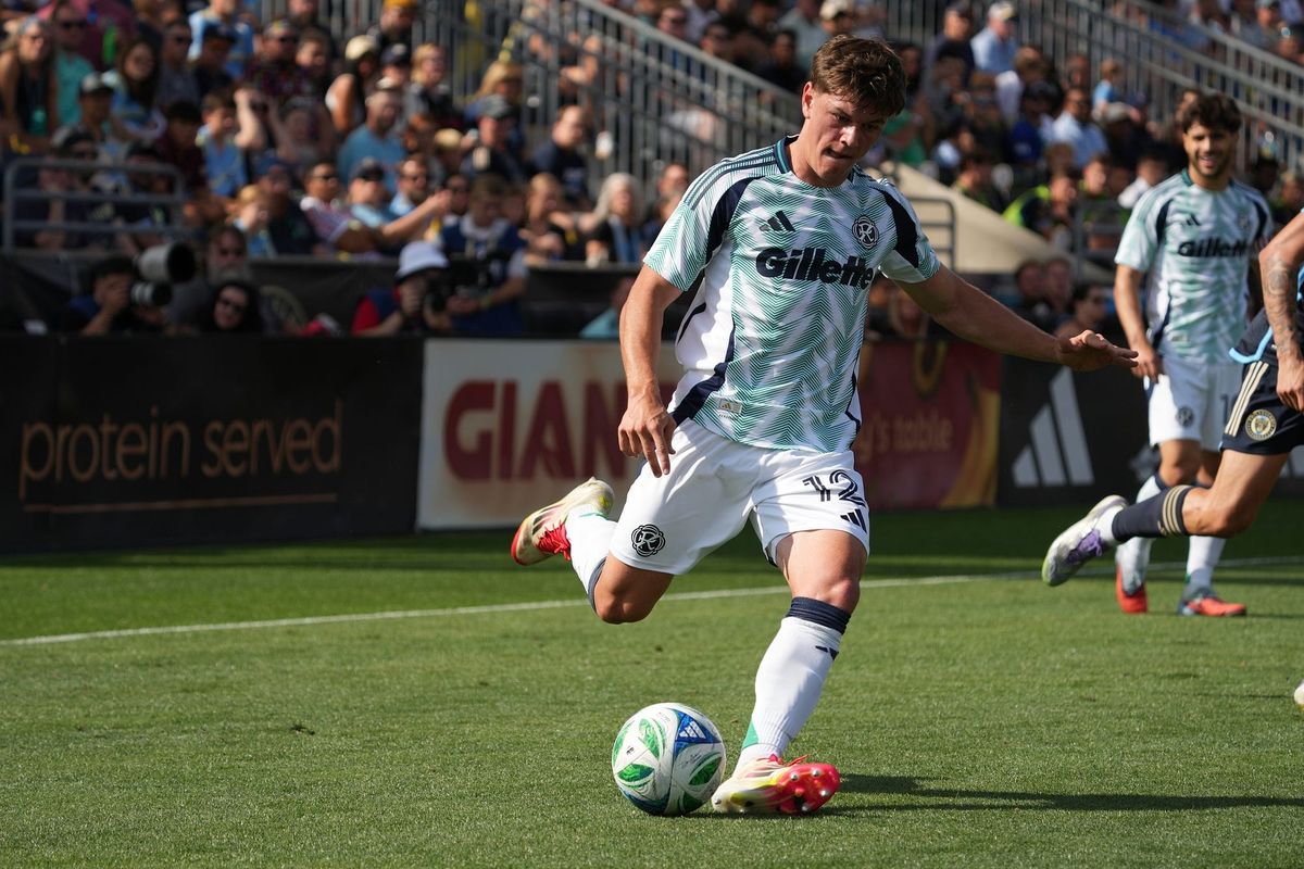 Ilay Feingold Discusses Playing Center back Post feature image