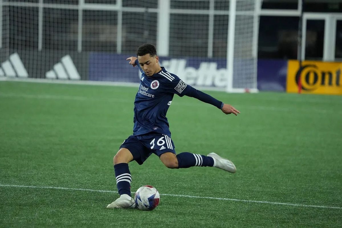 Peyton Miller Signs First-Team Contract, Will Join Roster in 2024 Post feature image