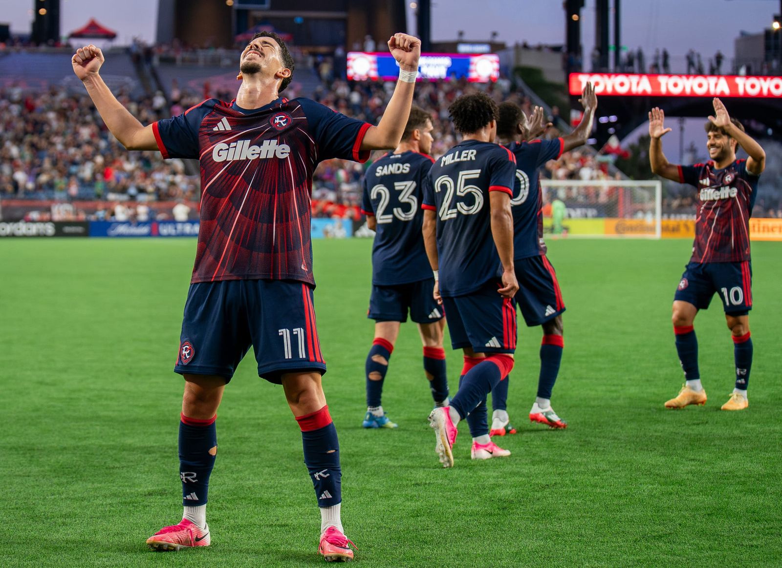 Weekly Tactical Watch: What Can Your Striker Do For You? Post feature image