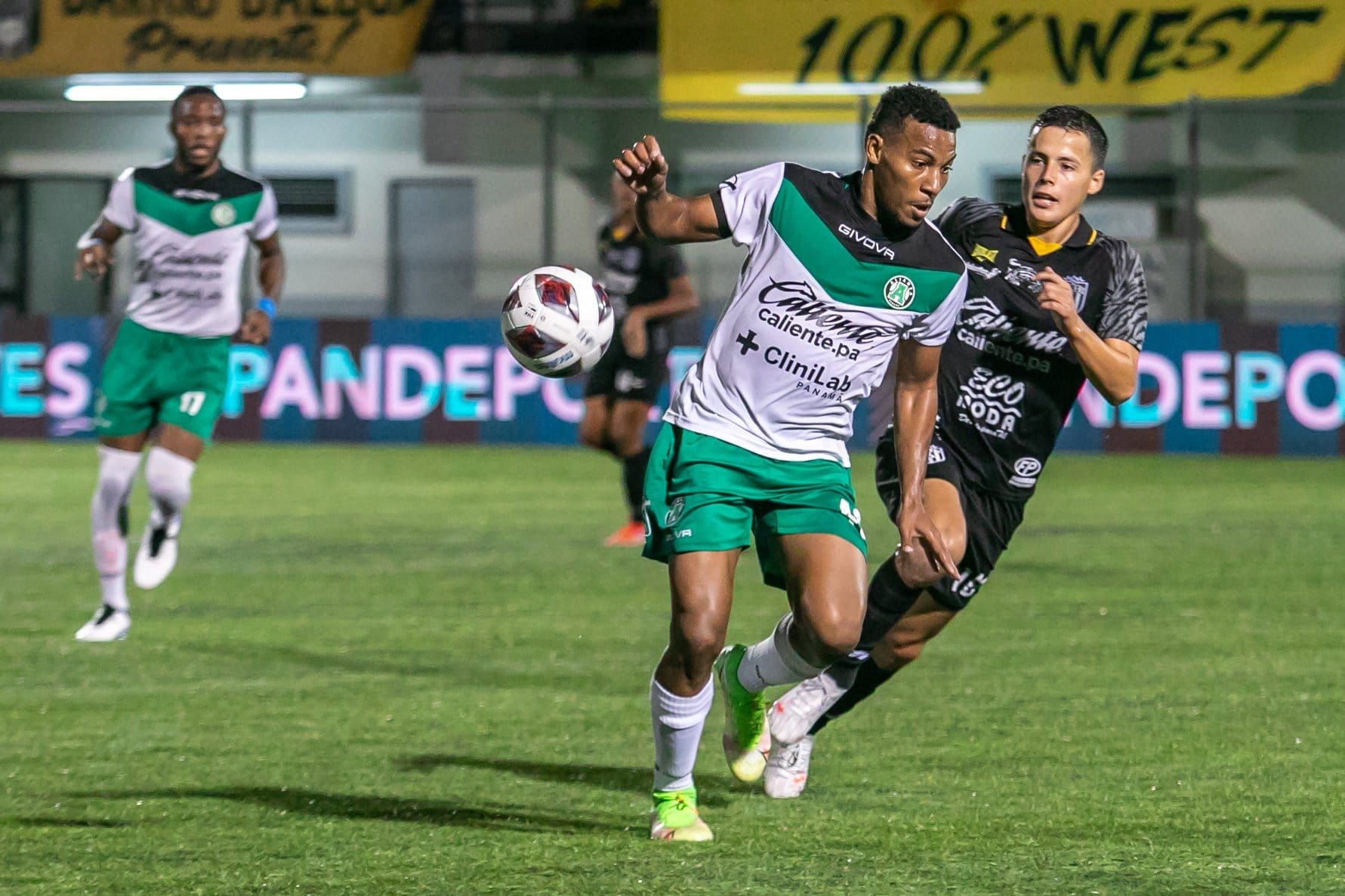CT United Sign Reyniel Perdomo Post feature image