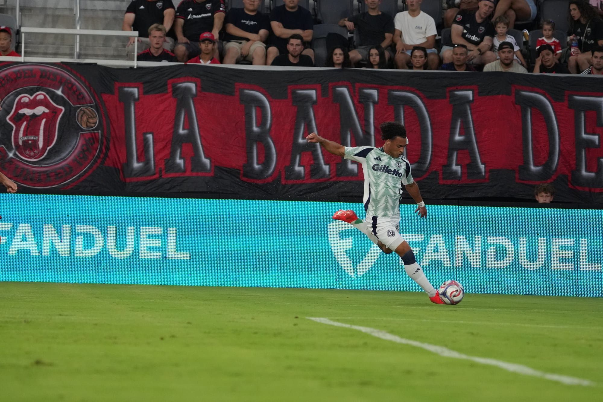 Peyton Miller Displays Toughness Against D.C. United Post feature image
