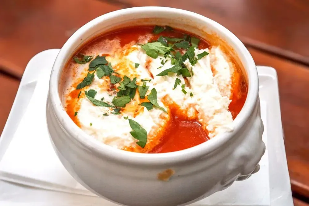 Best Dutch Oven for Fall Cooking — Lodge vs Le Creuset