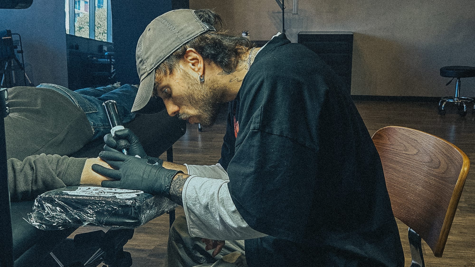 Johnny Starx, working Johnny Starx — apprenticed at Mantaro, followed Vitor to LiveArt. "It sorta happens I guess." — Photo: supplied by Amanda / LiveArt Tattoo