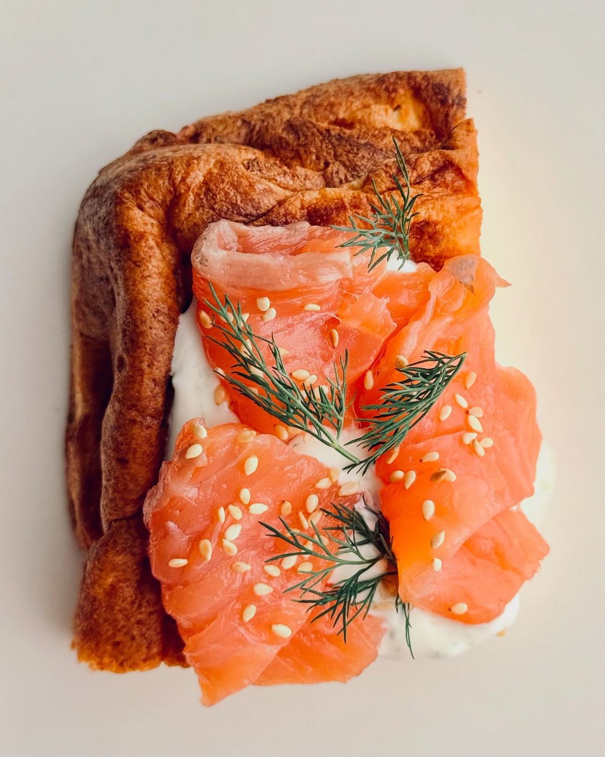 Budincă sărată din brânză de vaci cu somon