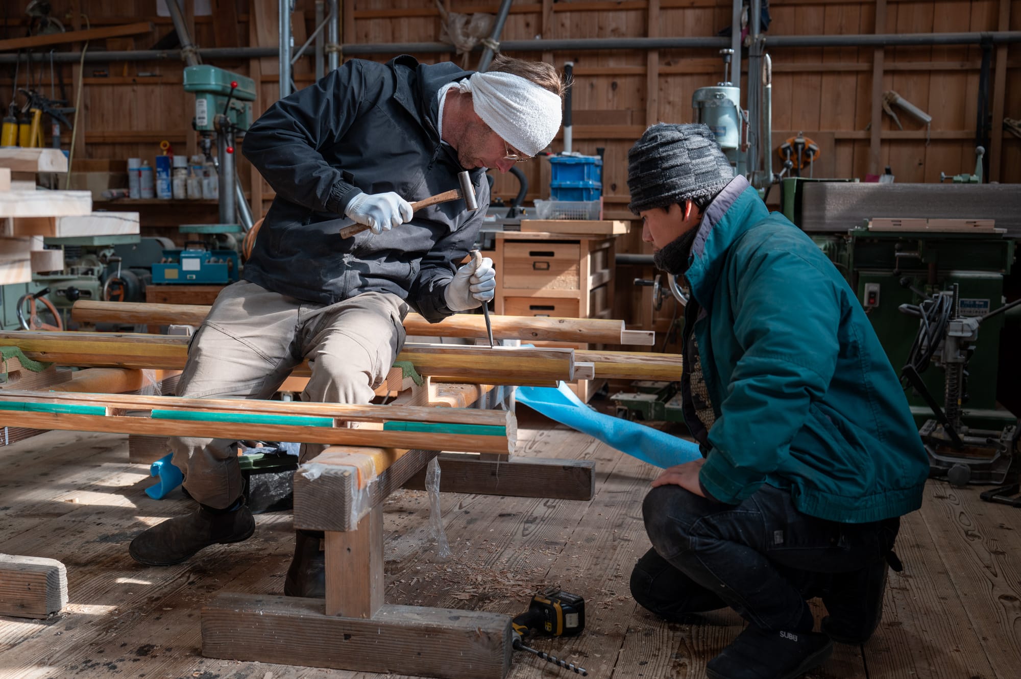 Cutting mortises in natural round hinoki posts