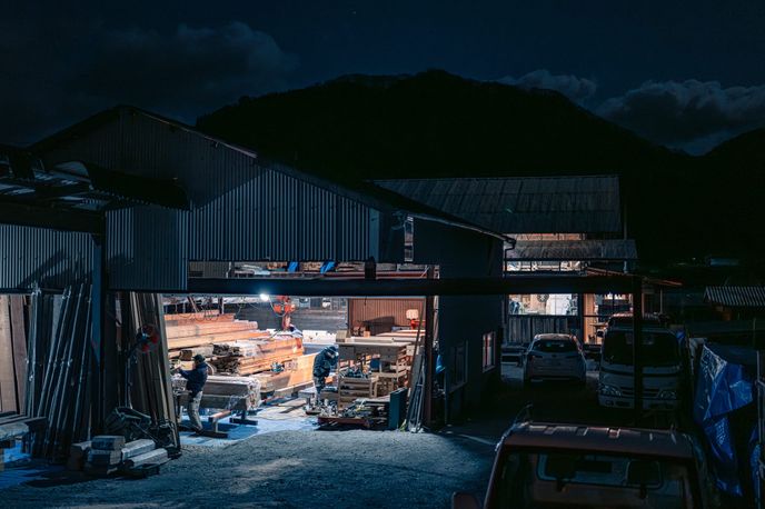 Cutting begins; the year ends