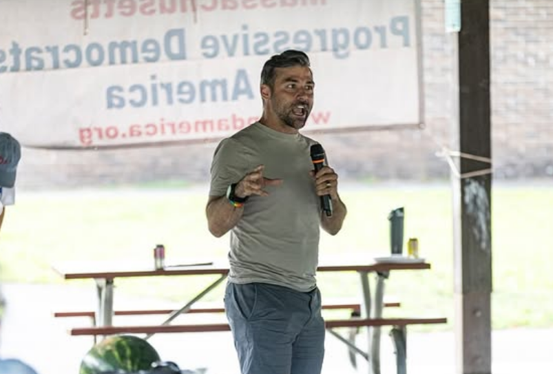 Jeromie Whalen speaking at the Progressive Democrats of America picnic