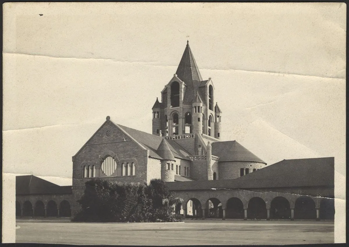 Catholic Conversions Surge at Stanford From 4 to 46 Annually