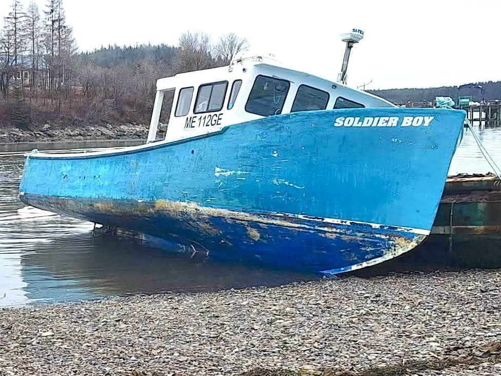 Loose Fuel Tank Cap Leads to Finn Beach Diesel Spill, All-Hands Clean-up in Bucks Harbor
