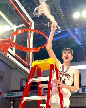 Machias Bulldogs Boys Edge Madawaska for Class D North Regional Championship
