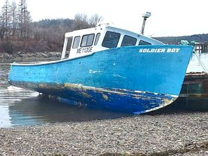 Loose Fuel Tank Cap Leads to Finn Beach Diesel Spill, All-Hands Clean-up in Bucks Harbor