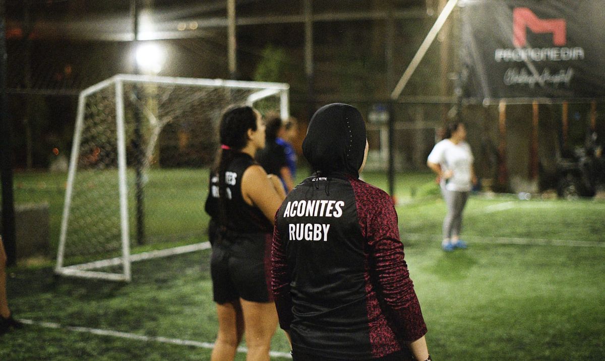 Passe en arrière pour aller de l'avant: le rugby féminin comme moyen d'indépendance
