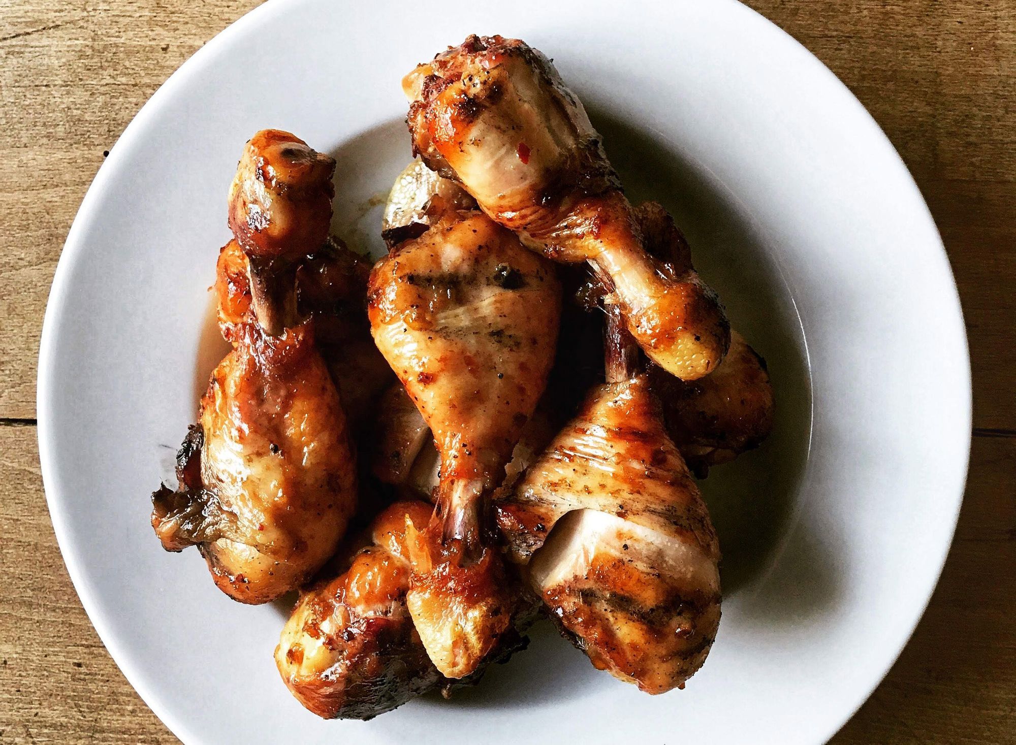 Chicken Drumsticks an Honig Knoblauch Marinade