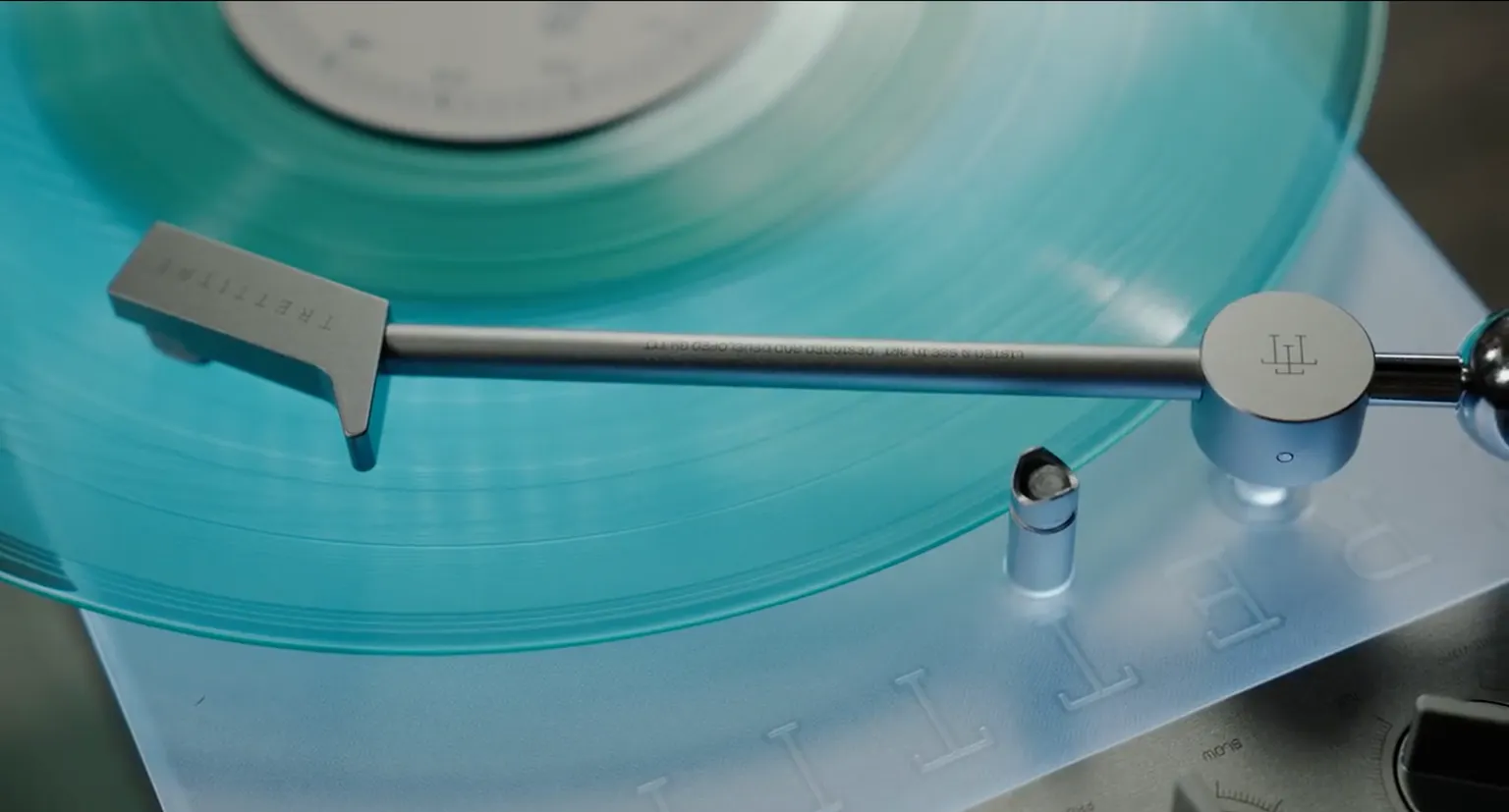 The Wall-Mounted Hi-Fi That Turns Nostalgia Into Luxury