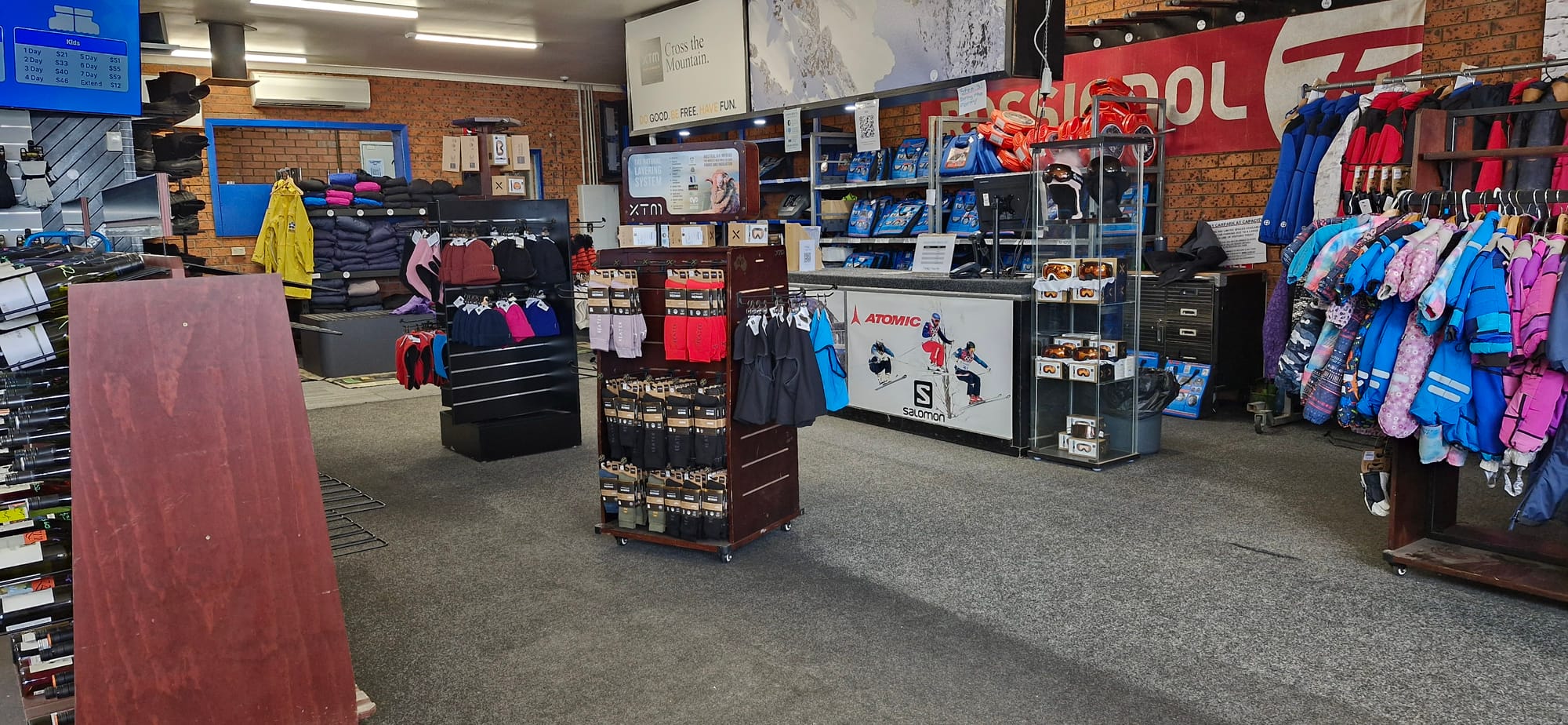 BUY & HIRE: A full range of ski gear and car chains are available all day with plenty of room to move around the shop. The shop also carries a small range of groceries and wines.
