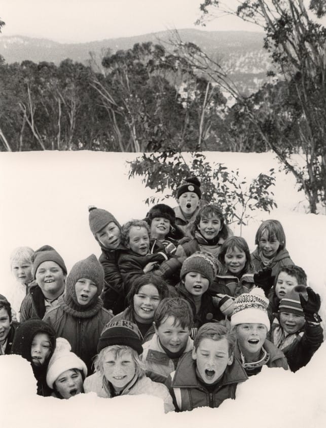 SKI SCHOOL: Primary school 1986. PHOTO: National Alpine Museum Australia