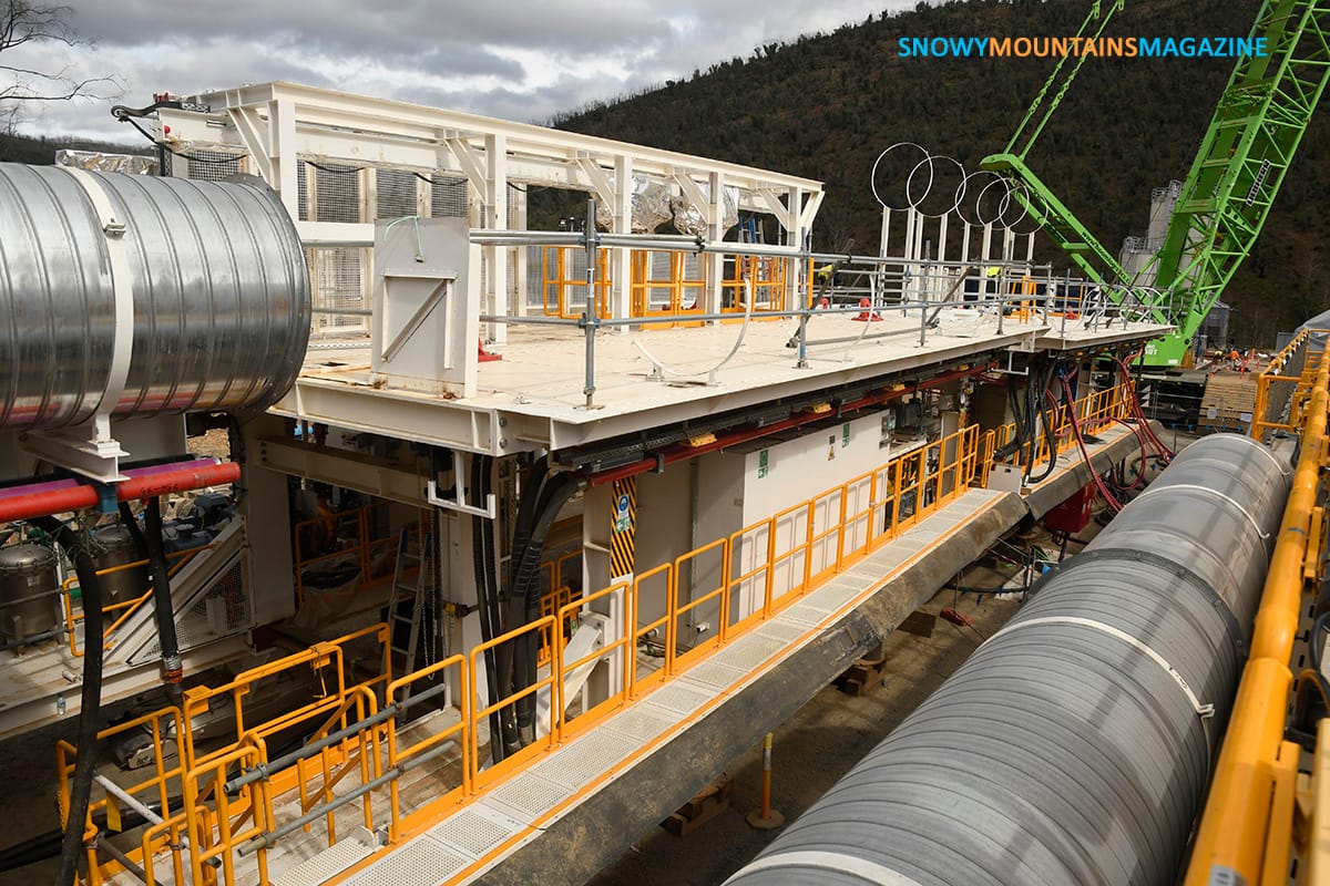 The tunnel boring machine structure.