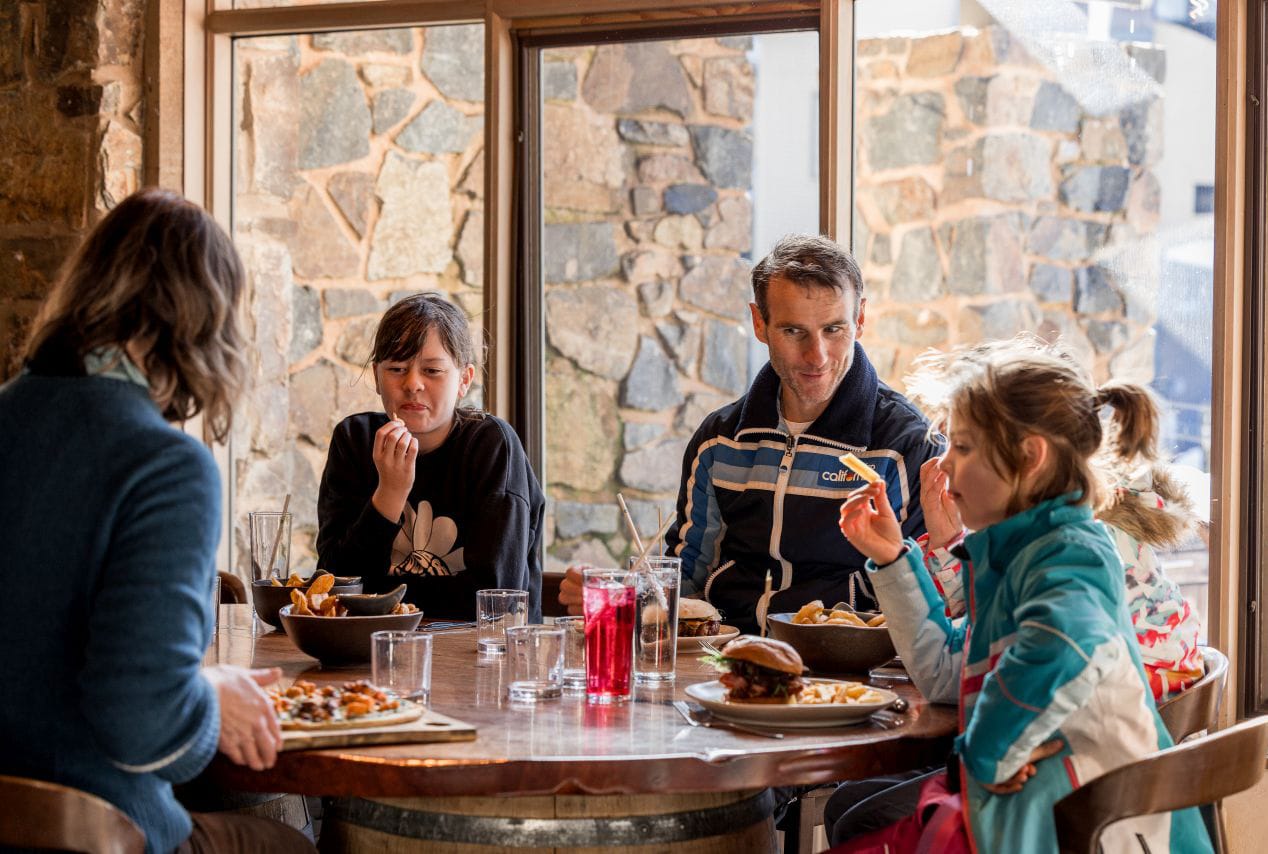 Club Wynham & Elements Restaurant. 