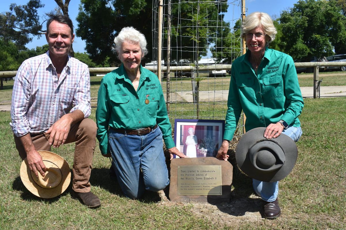 Tree planting honors late Queen's Jubilee Post feature image