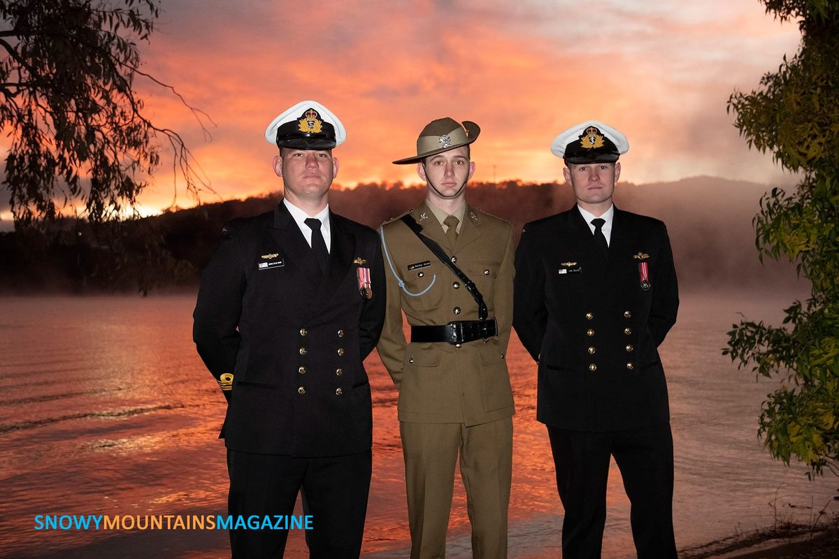Large Jindabyne crowd pays respect on Anzac Day Post feature image