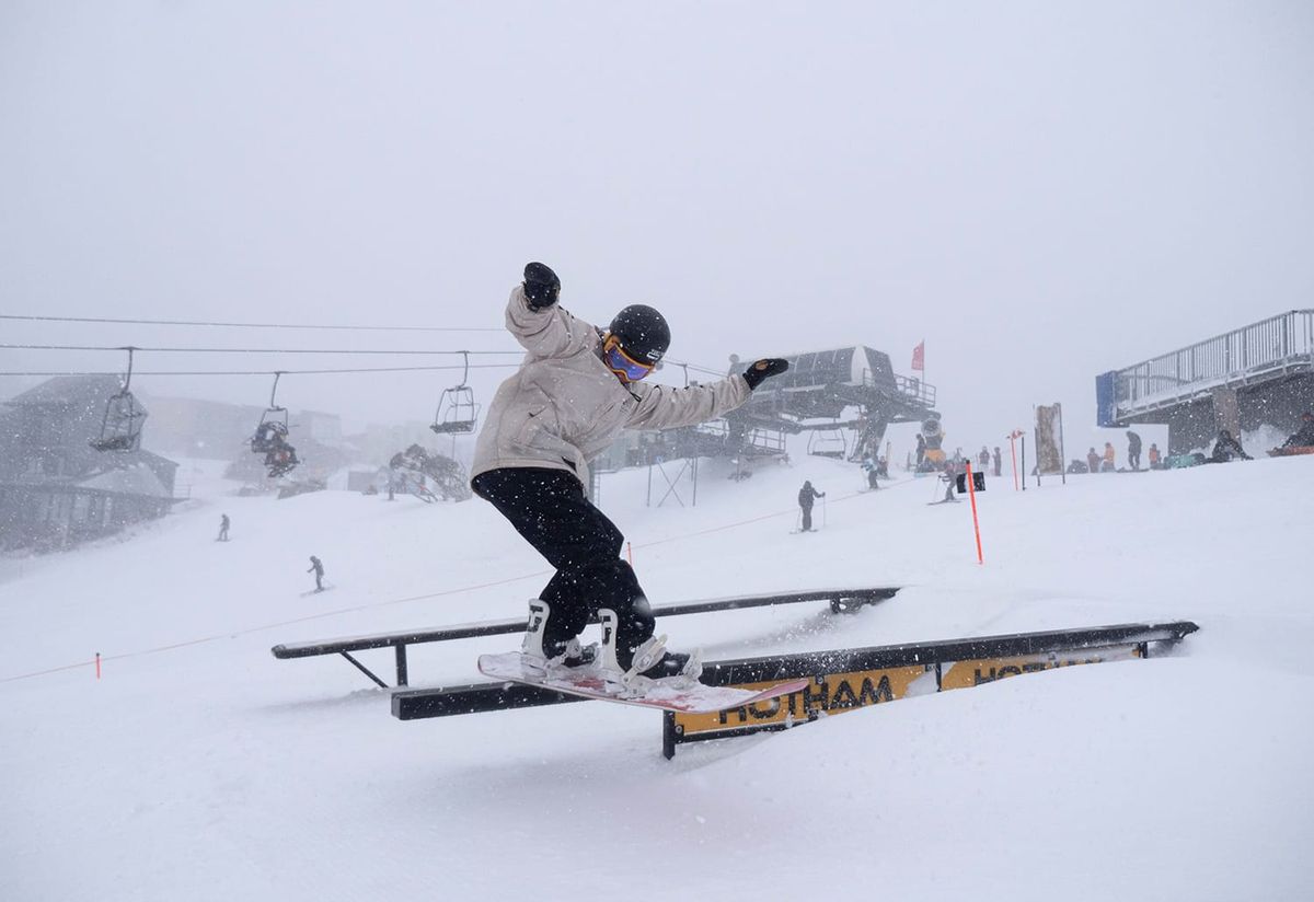 Cruel lockdown for snow industry Post feature image