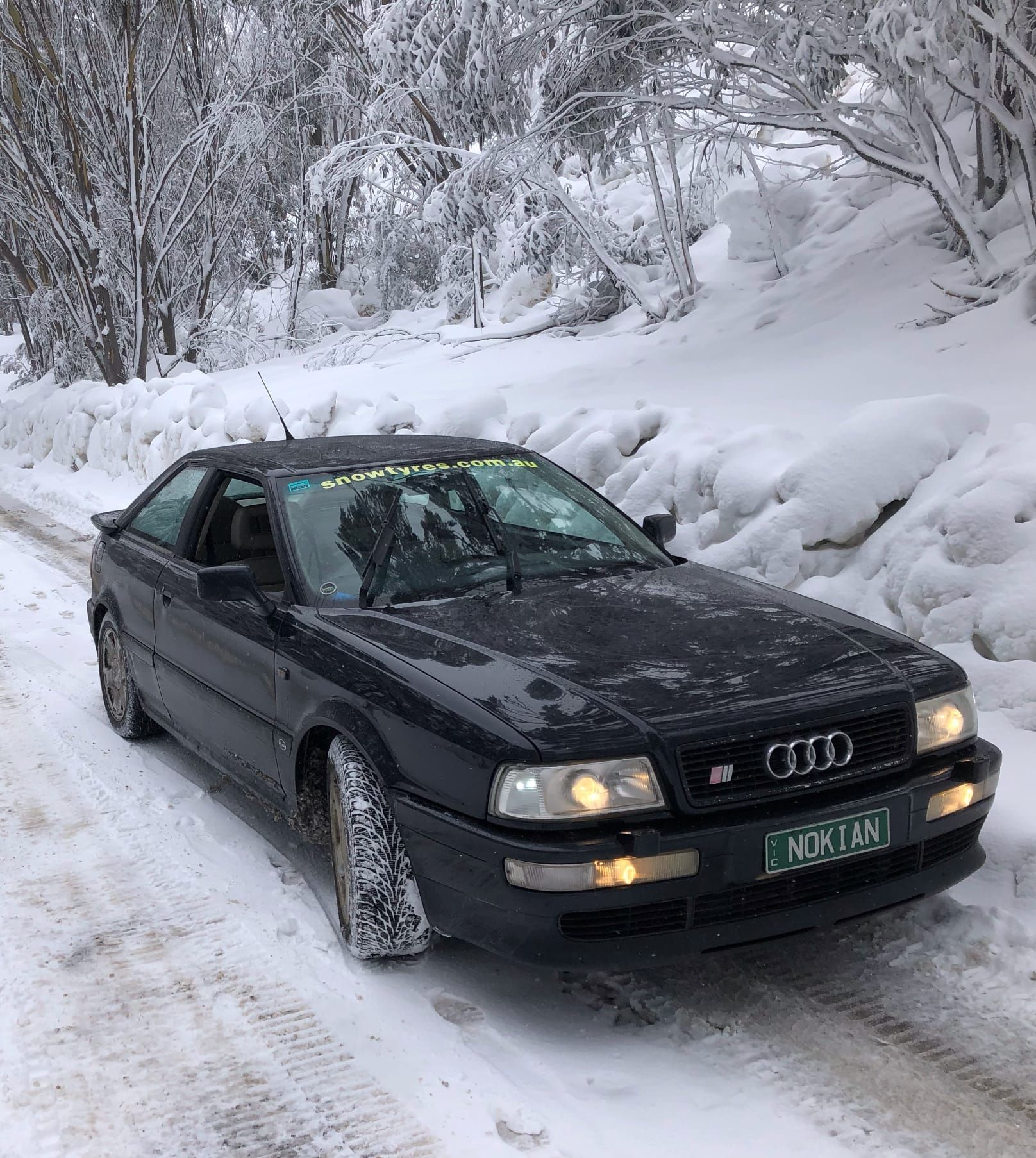 Arrive in the snow safely with correct tyres and snow chains Post image