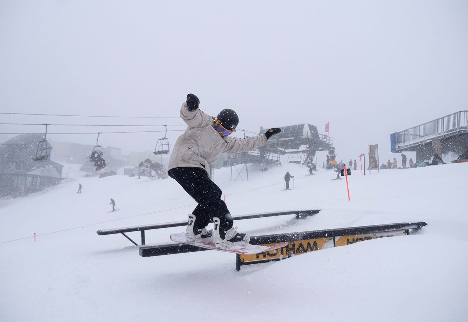 Cruel lockdown for snow industry Post feature image