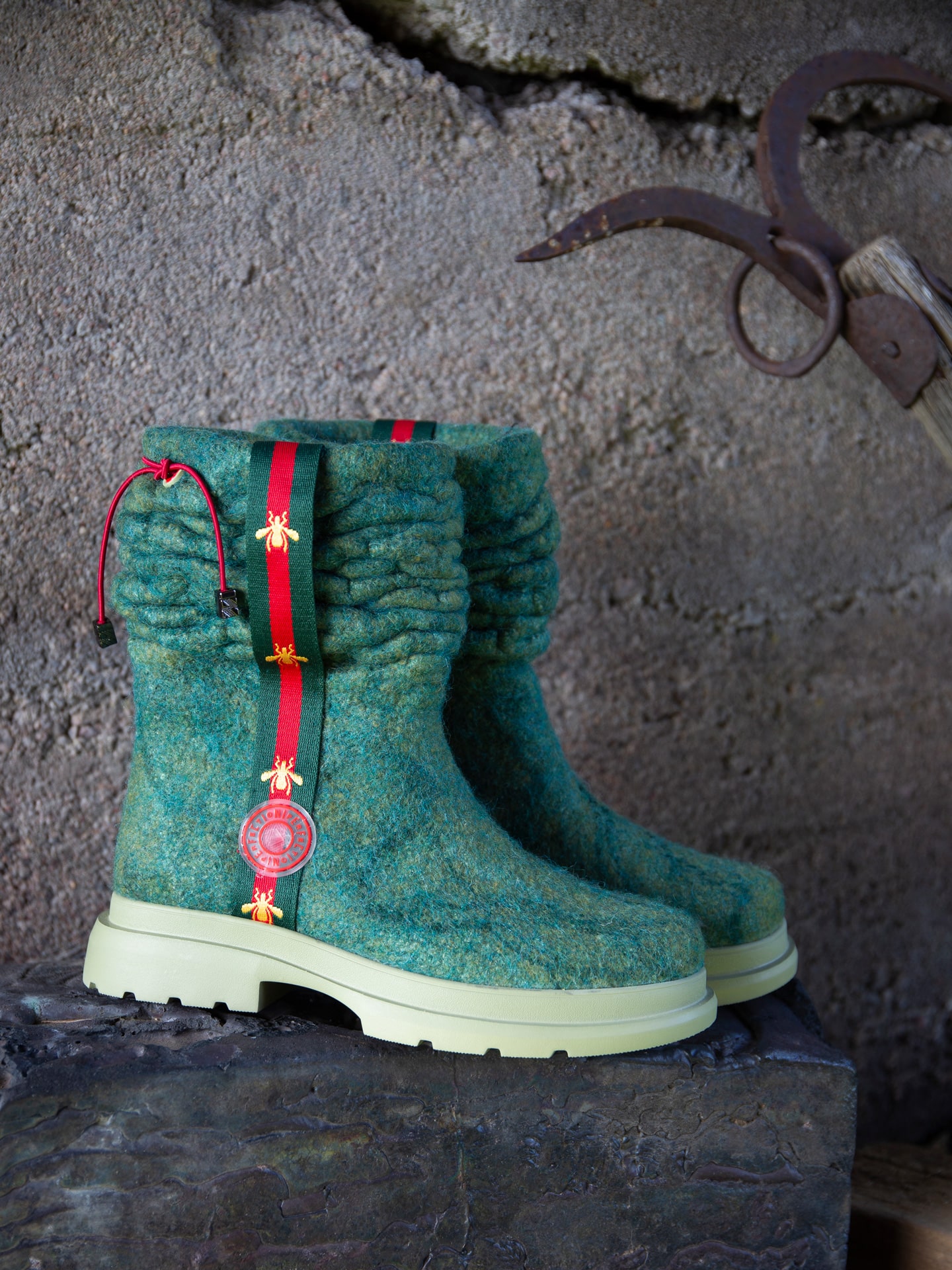 Felted boots with sturdy sole and modern style.