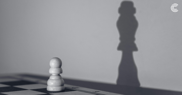 Scacchiera che rappresenta la crescita — scrivere aforismi motivazionali ogni mattina