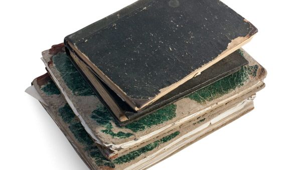 Vecchi quaderni logori - affrontare la verità del passato