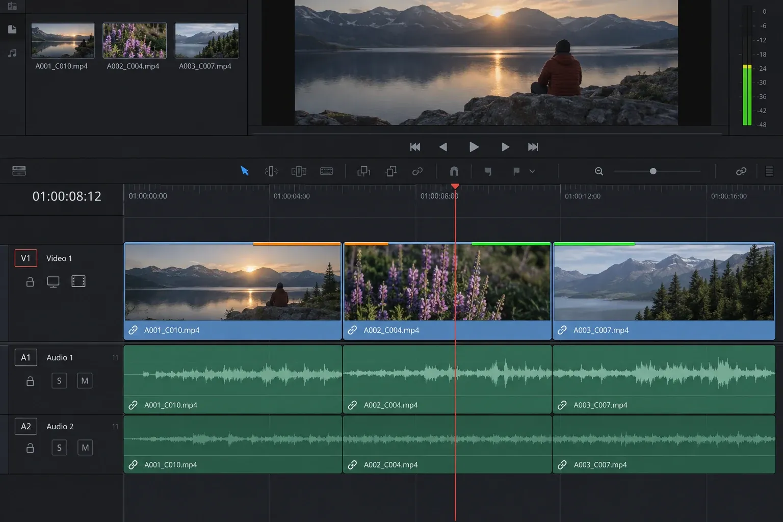 DaVinci Resolve timeline showing matching colored bars over two clips and a partial overlap marker