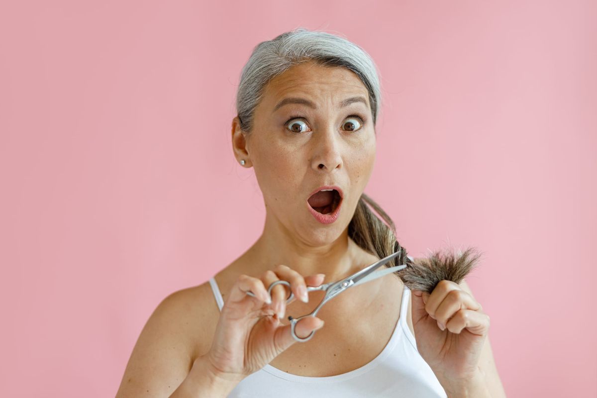 The "Invisible Haircut": How to Gain 2 Inches of Length Without Touching a Pair of Scissors