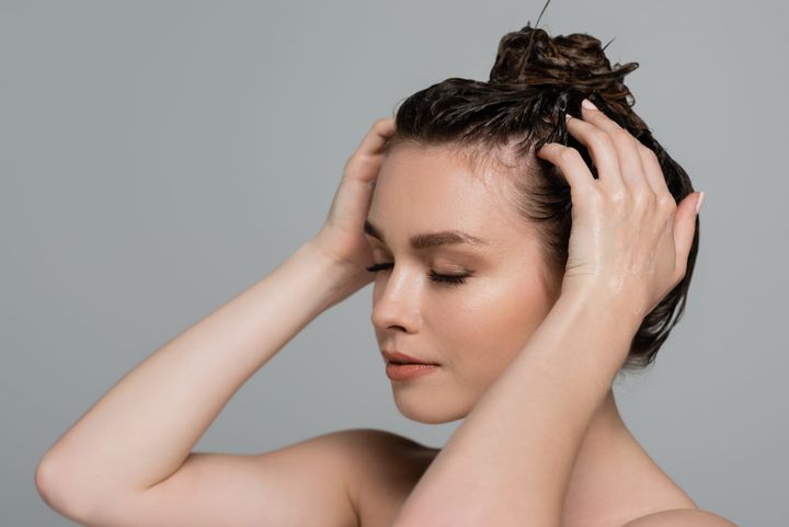 The "Wet Bun" Tension Trap: Why Putting Your Hair Up Damp is Creating Permanent Structural "Stretch Marks"