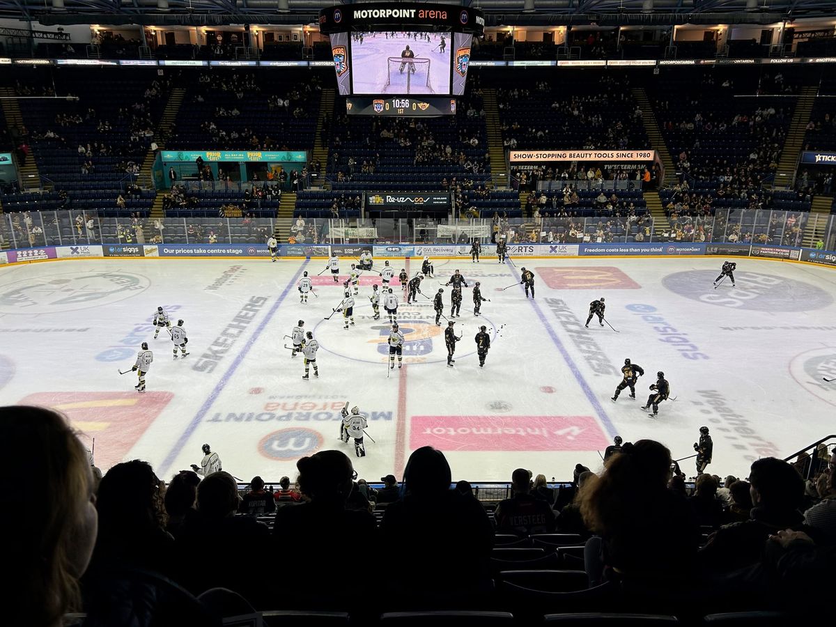 Panthers smash 7 goals, with Harris return