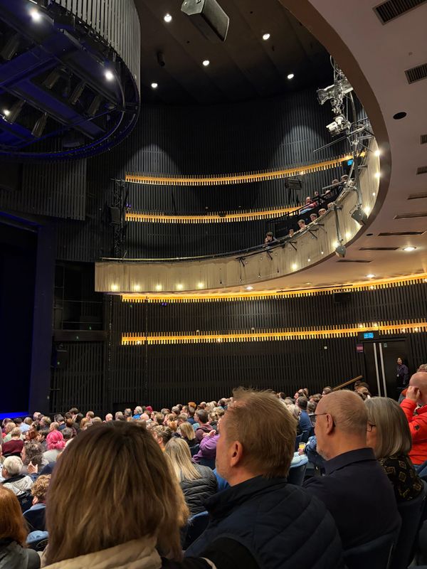 East Midlands acting scheme offers free support for professionals