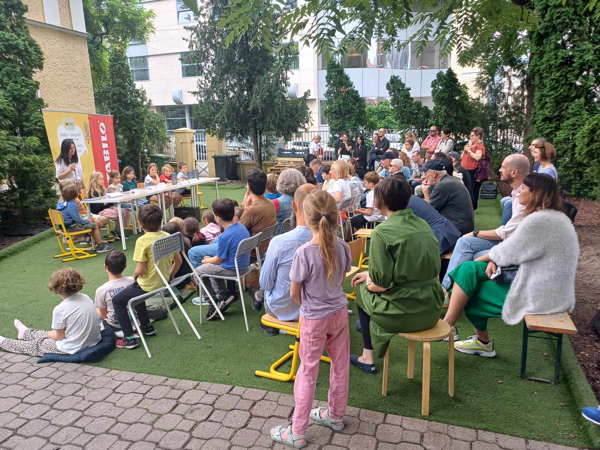 Könyvbemutató a Kassákban.