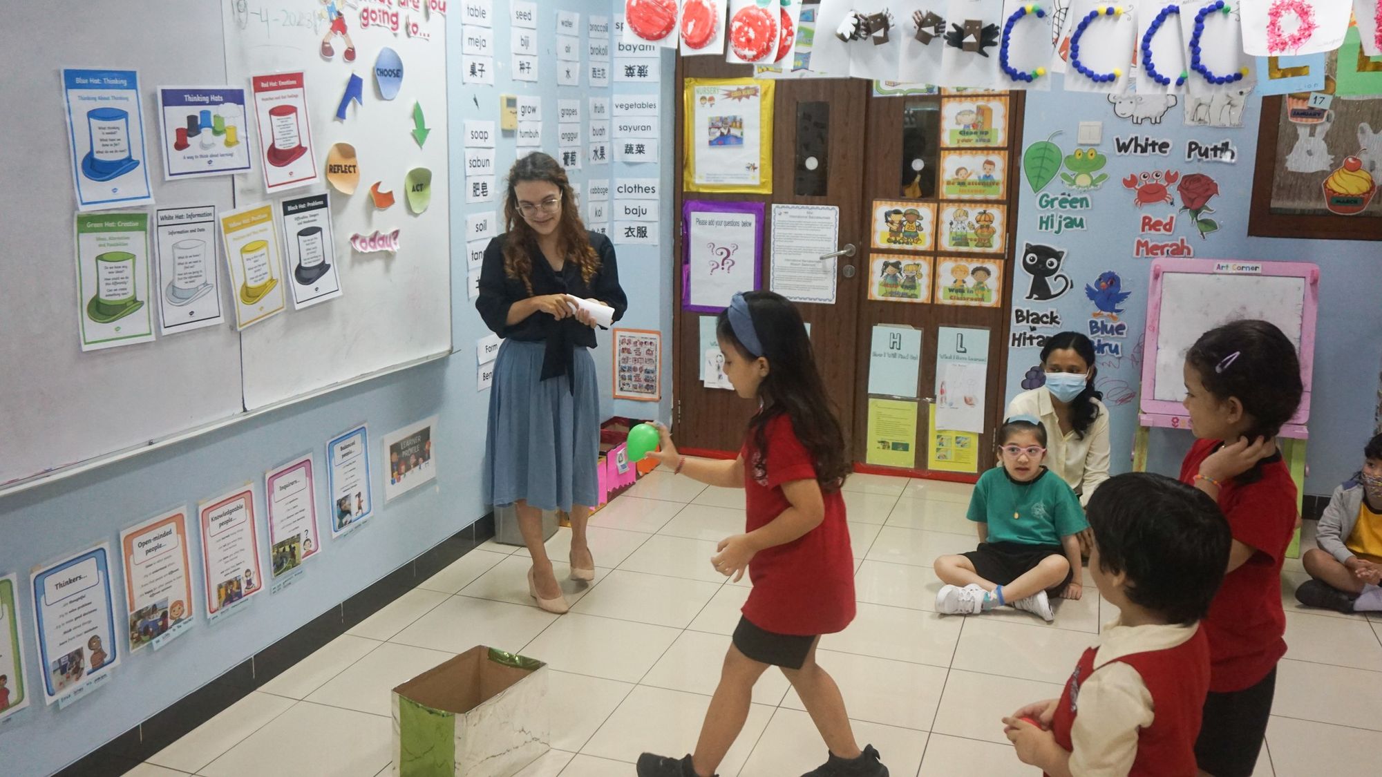 anak preschool sedang menjalani proses belajar mengajar di gandhi memorial intercontinental school bali