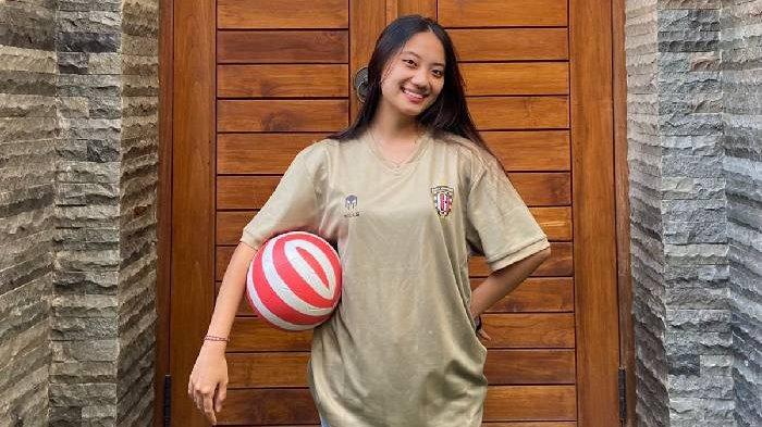 lady dewata suporter bali united